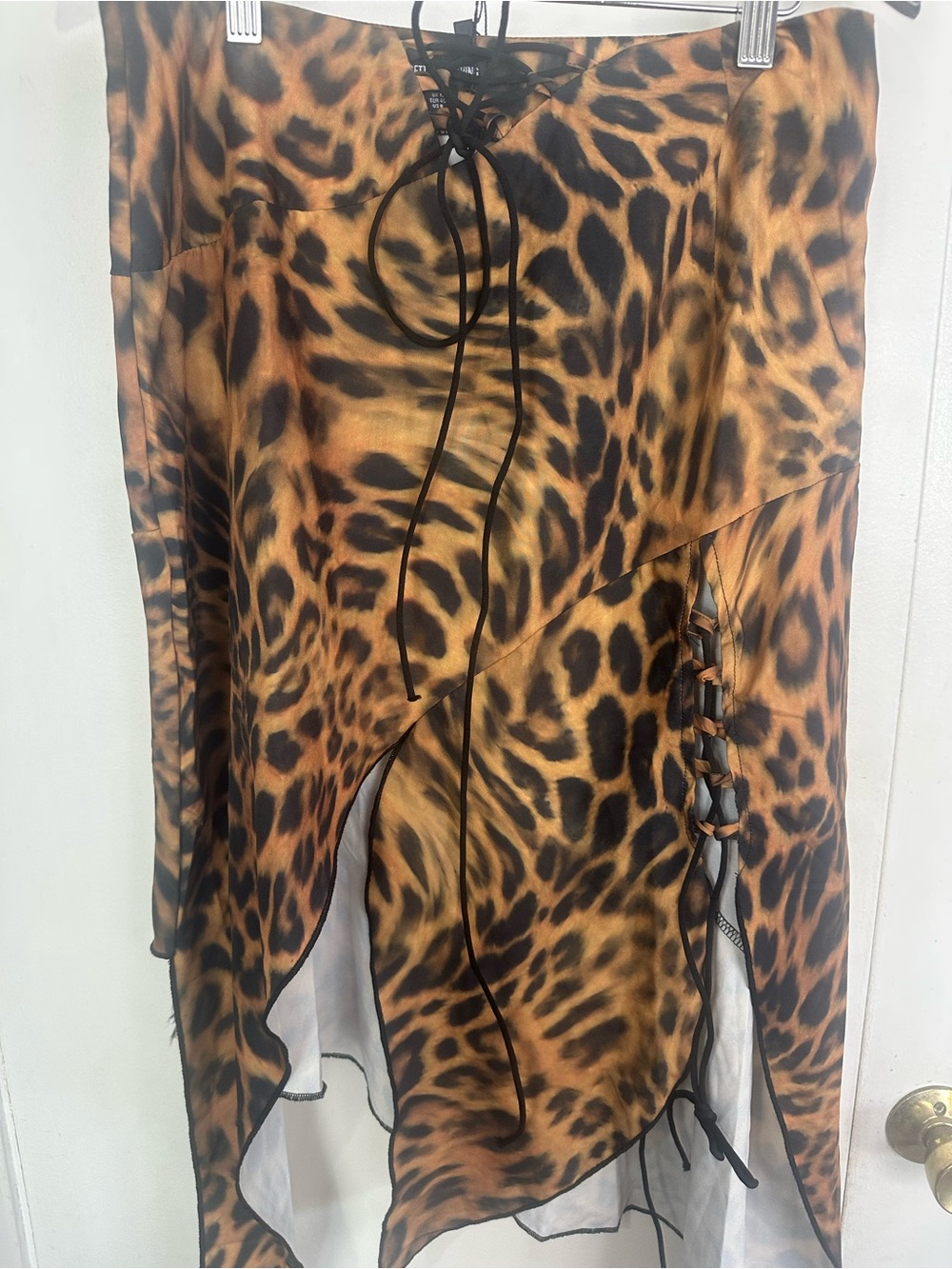 PrettyLittleThing Brown Leopard Asymmetrical Tie-Front Skirt - Picture 2 of 4